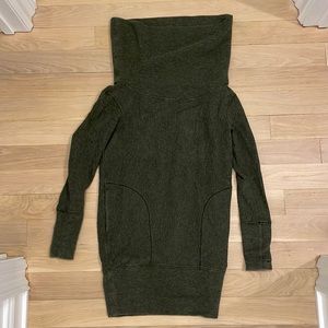 Lululemon cowl neck sweatshirt. Hunter green. Size XS.